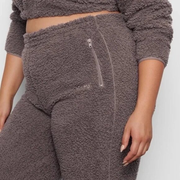 SKIMS Teddy Lounge Joggers • Plush Fleece • Amethyst • S - Picture 2 of 12